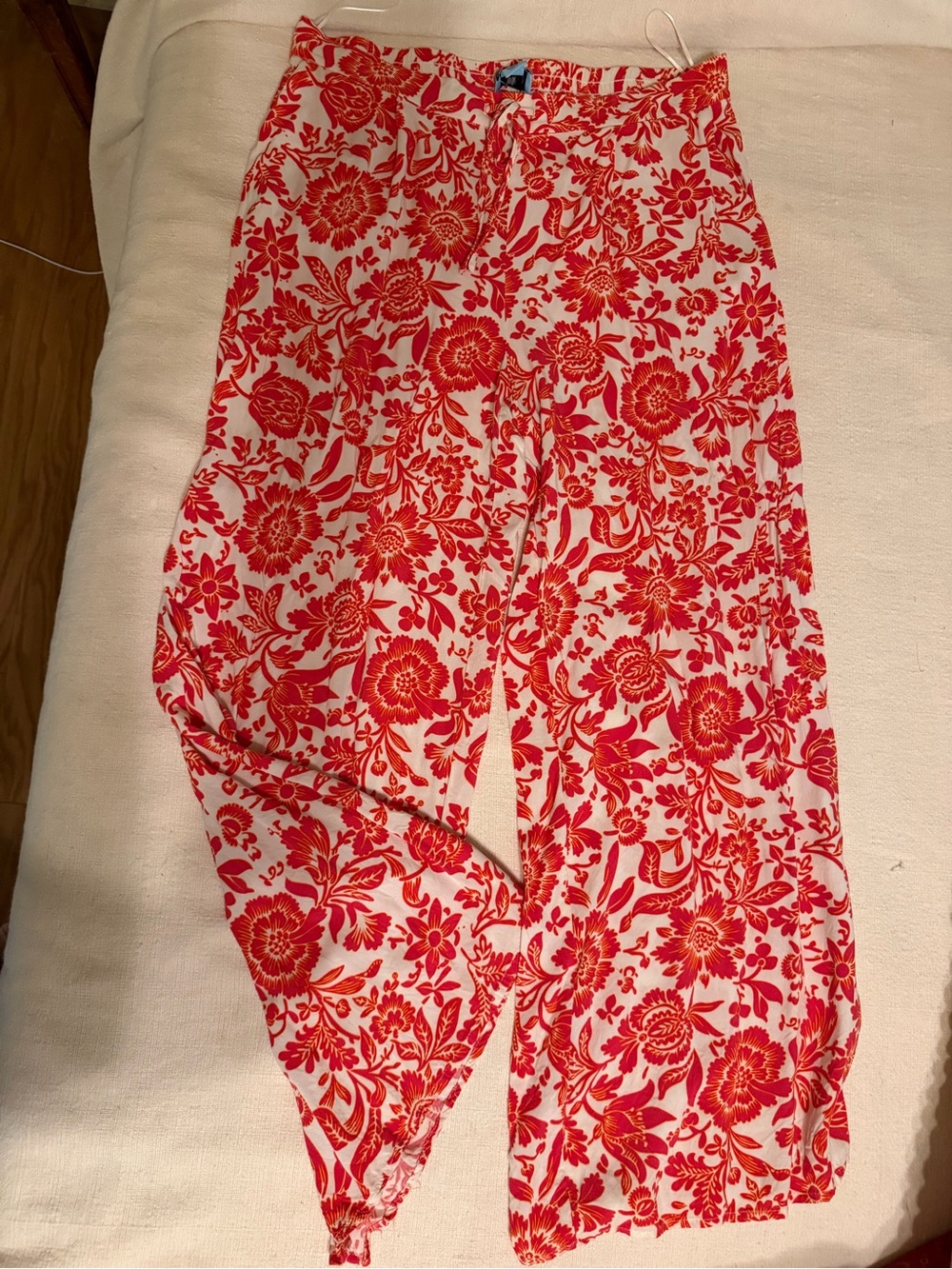 CeCe Pink and Red Floral Elastic Waist Pants